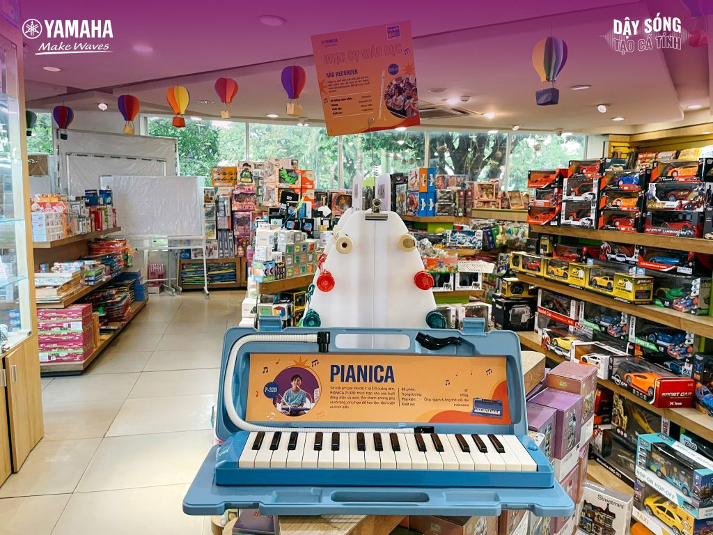 Pianica Yamaha P-32D, showroom