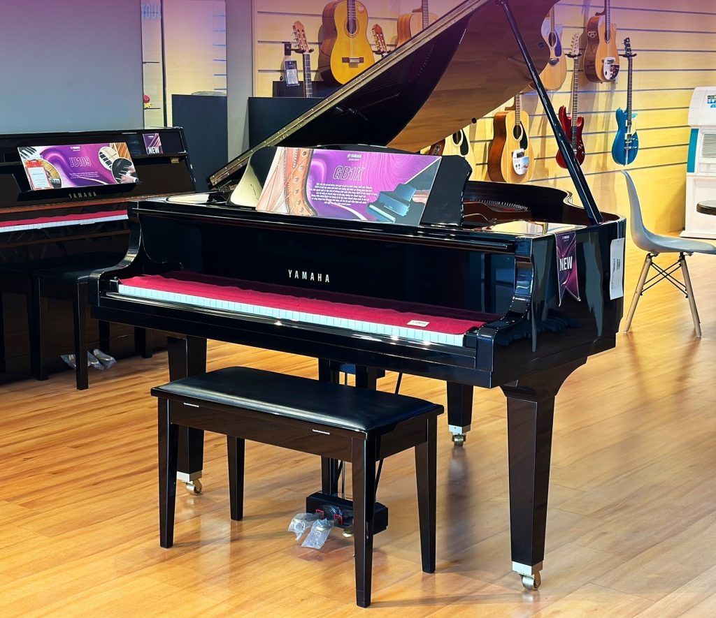 Piano Cơ Yamaha GBK1 - showroom