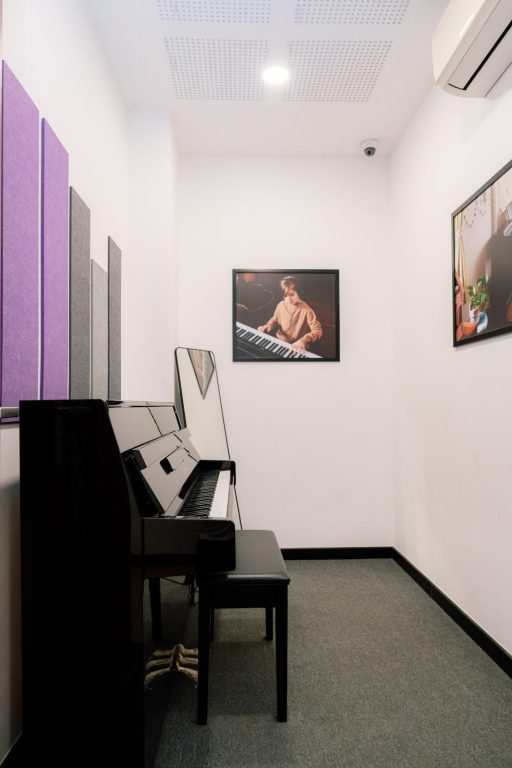 Phòng học Piano cá nhân tại Trường Nhạc Yamaha Hảo Vĩnh